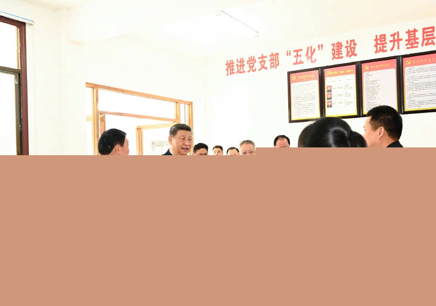 习近平在湖南考察农村基层减负情况